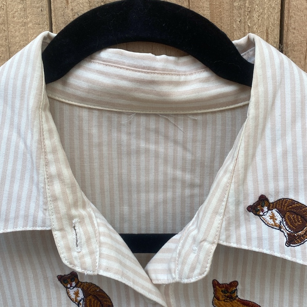 VINTAGE 90s Cat Embroidered Pinstripe Blouse Size Large Cat Lady Teacher Grandma - Picture 8 of 8